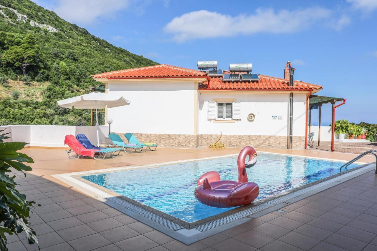 Villa Mitzelos Moni Evaggelistrias Bagian luar foto