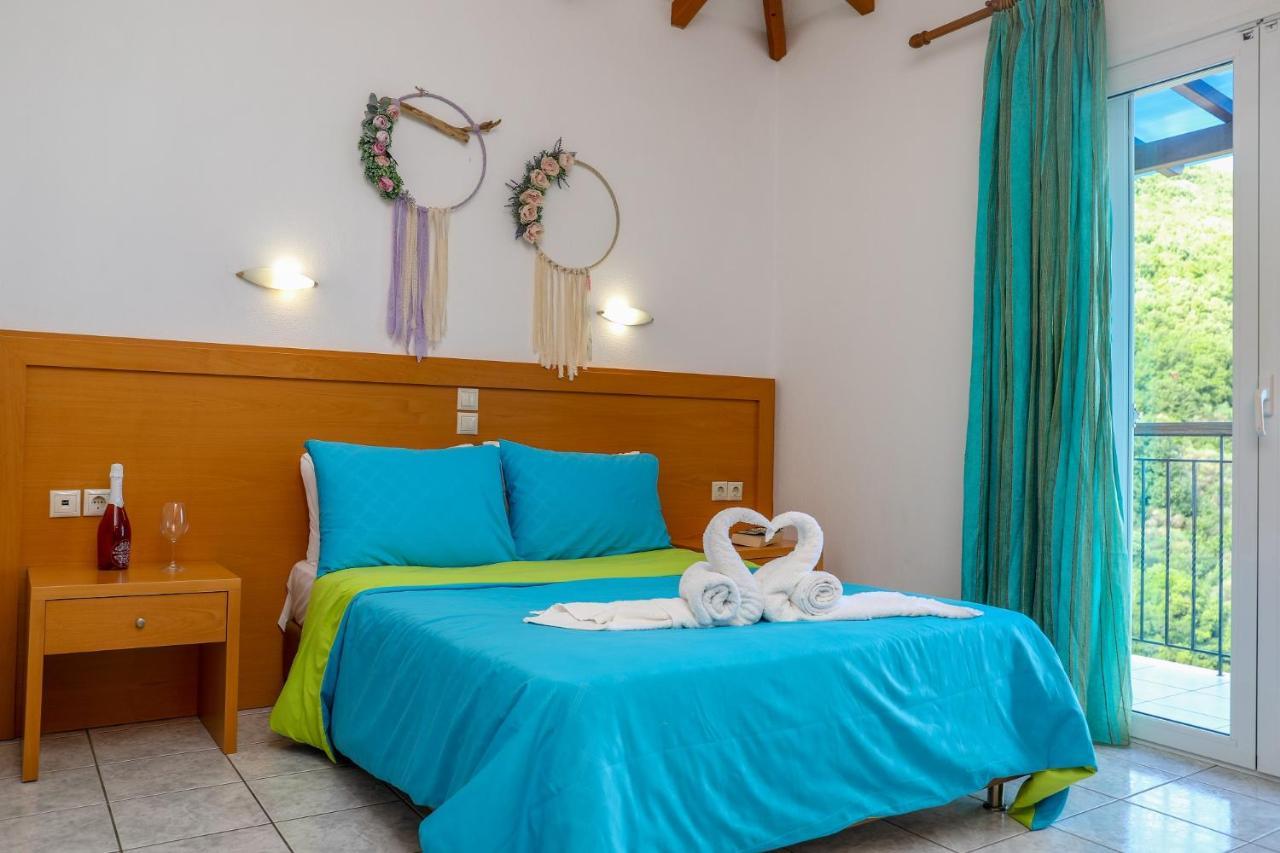 Villa Mitzelos Moni Evaggelistrias Bagian luar foto
