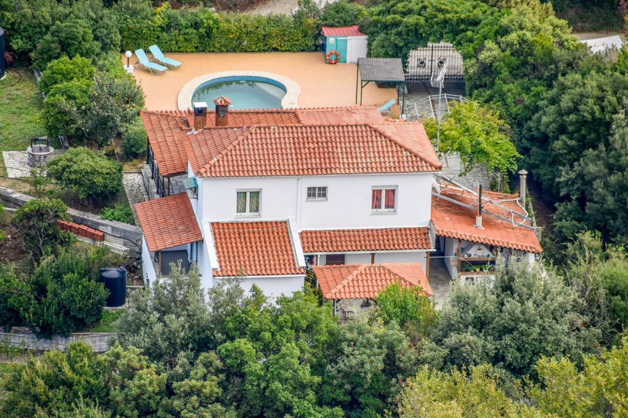 Villa Mitzelos Moni Evaggelistrias Bagian luar foto