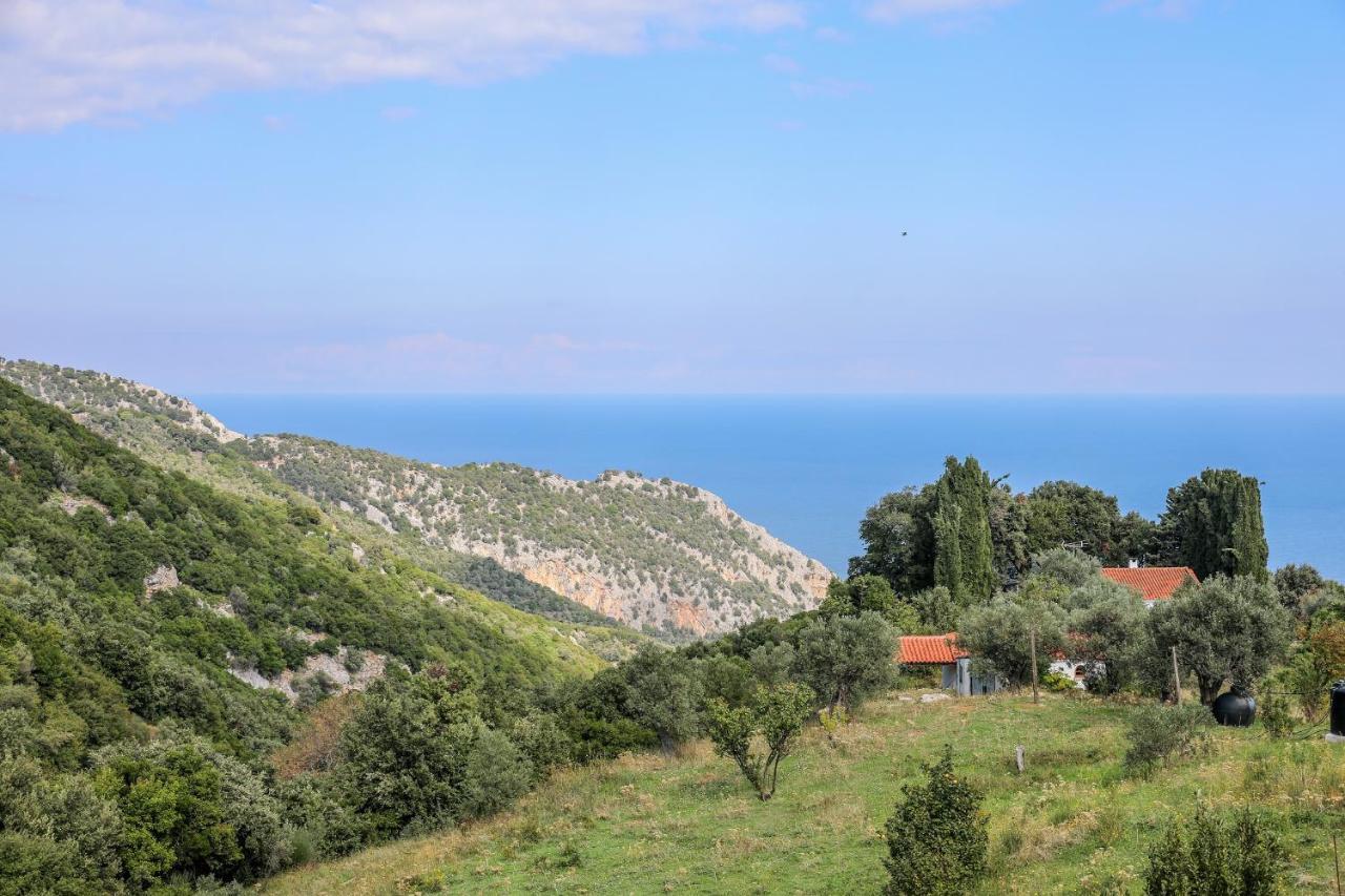 Villa Mitzelos Moni Evaggelistrias Bagian luar foto