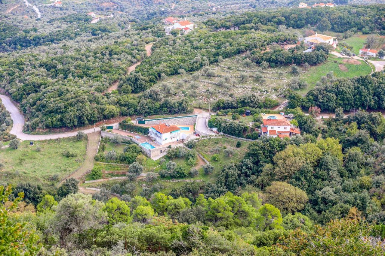 Villa Mitzelos Moni Evaggelistrias Bagian luar foto